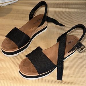 Toms Wedge Sandals 8.5 Women’s
